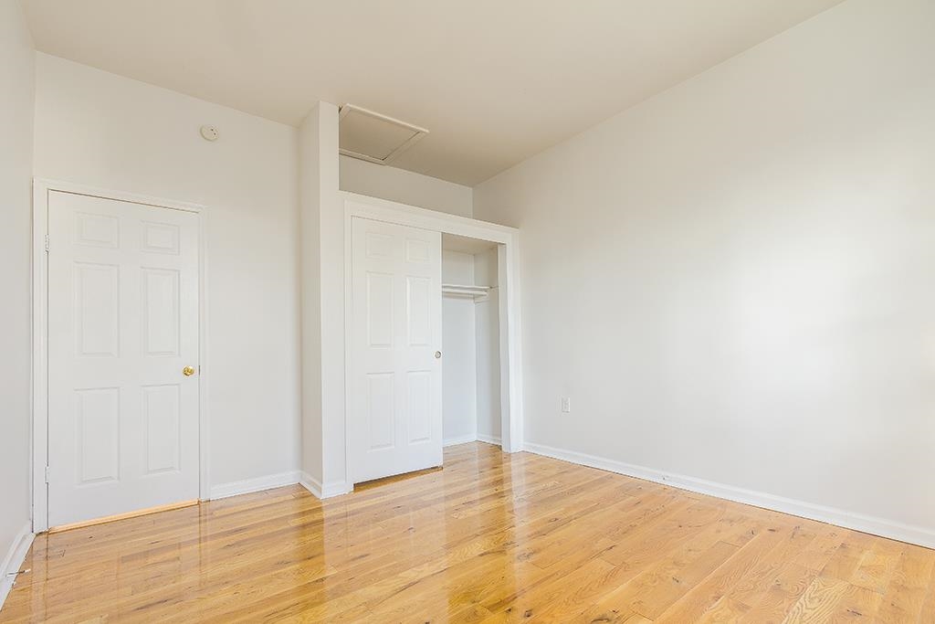 35 ROSE AVE