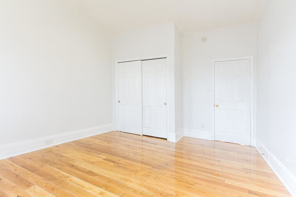 35 ROSE AVE