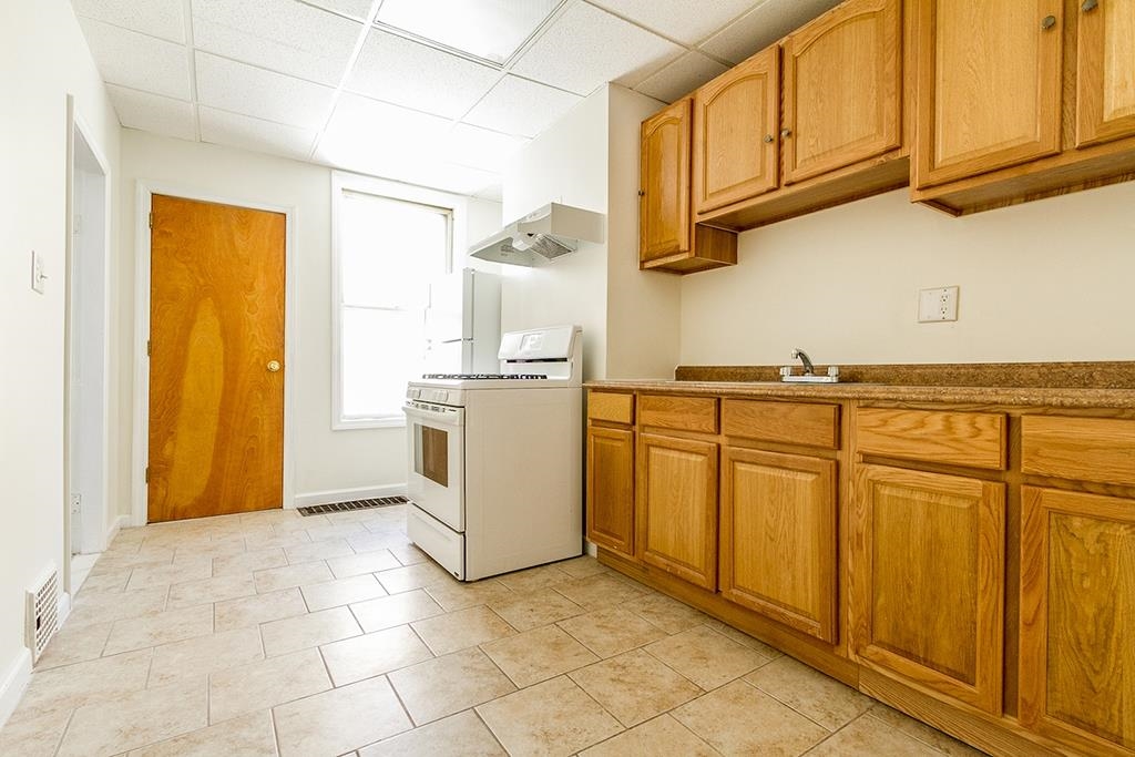 385 PRINCETON AVE