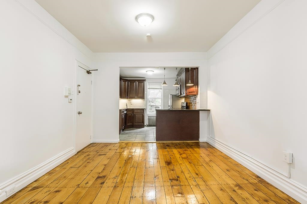 215 8TH ST
