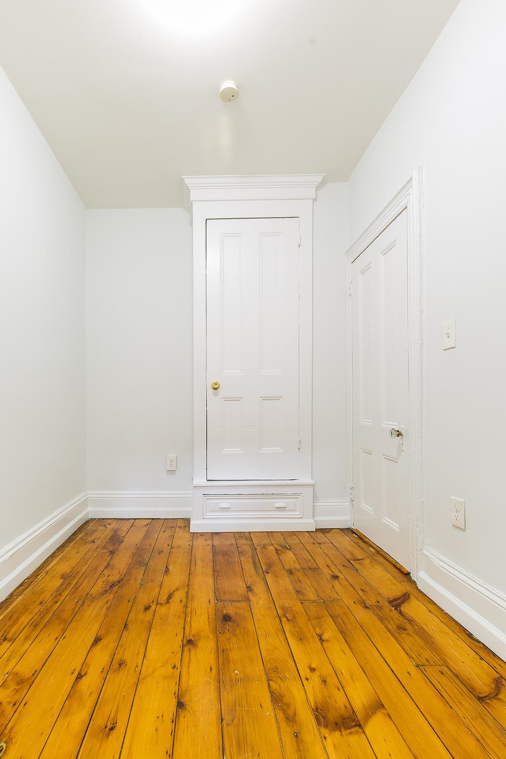 215 8TH ST