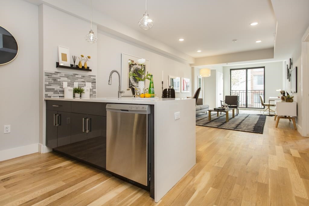 198 ACADEMY ST Unit: 3F