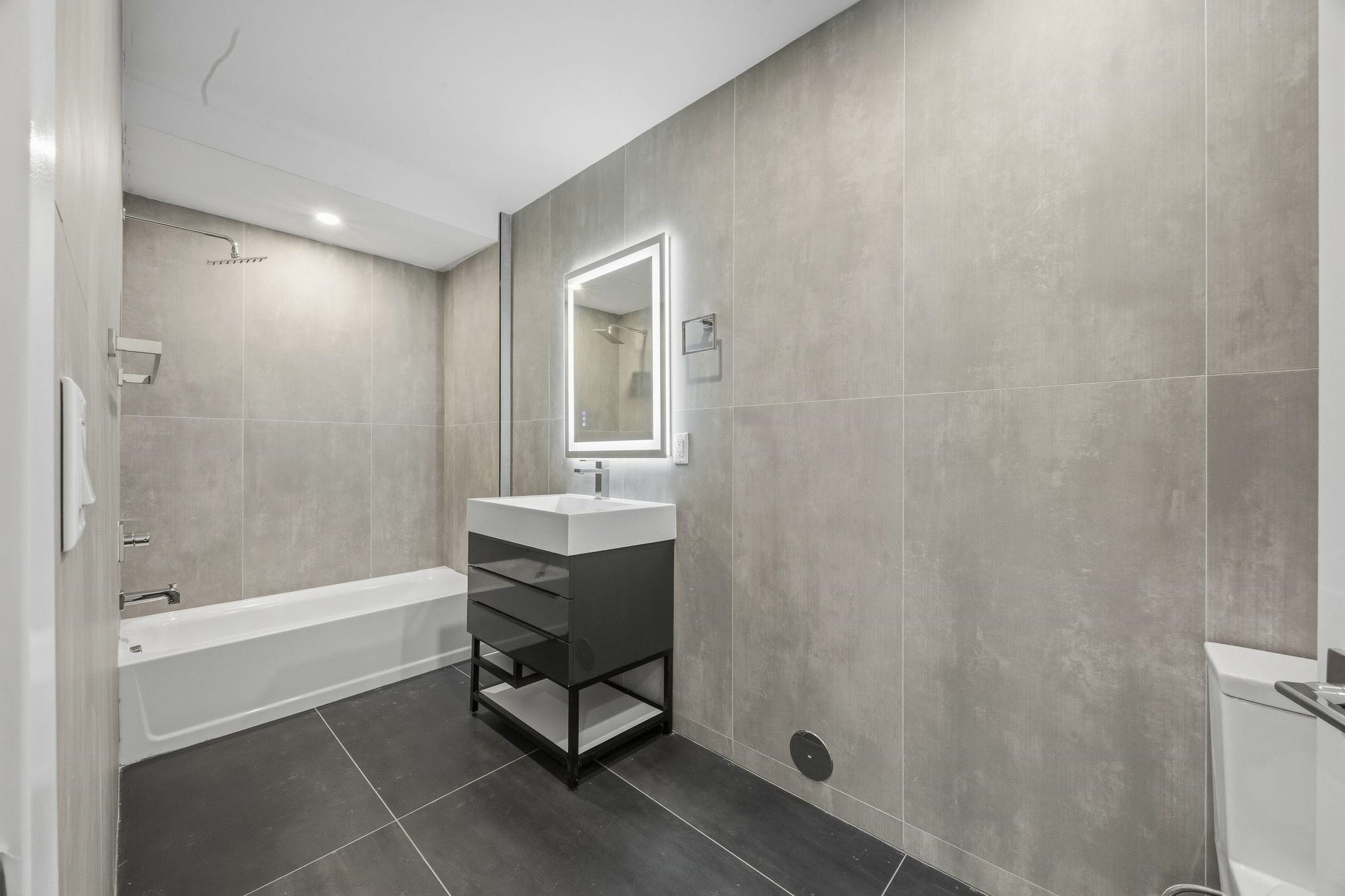 77 VAN REYPEN ST Unit: 1