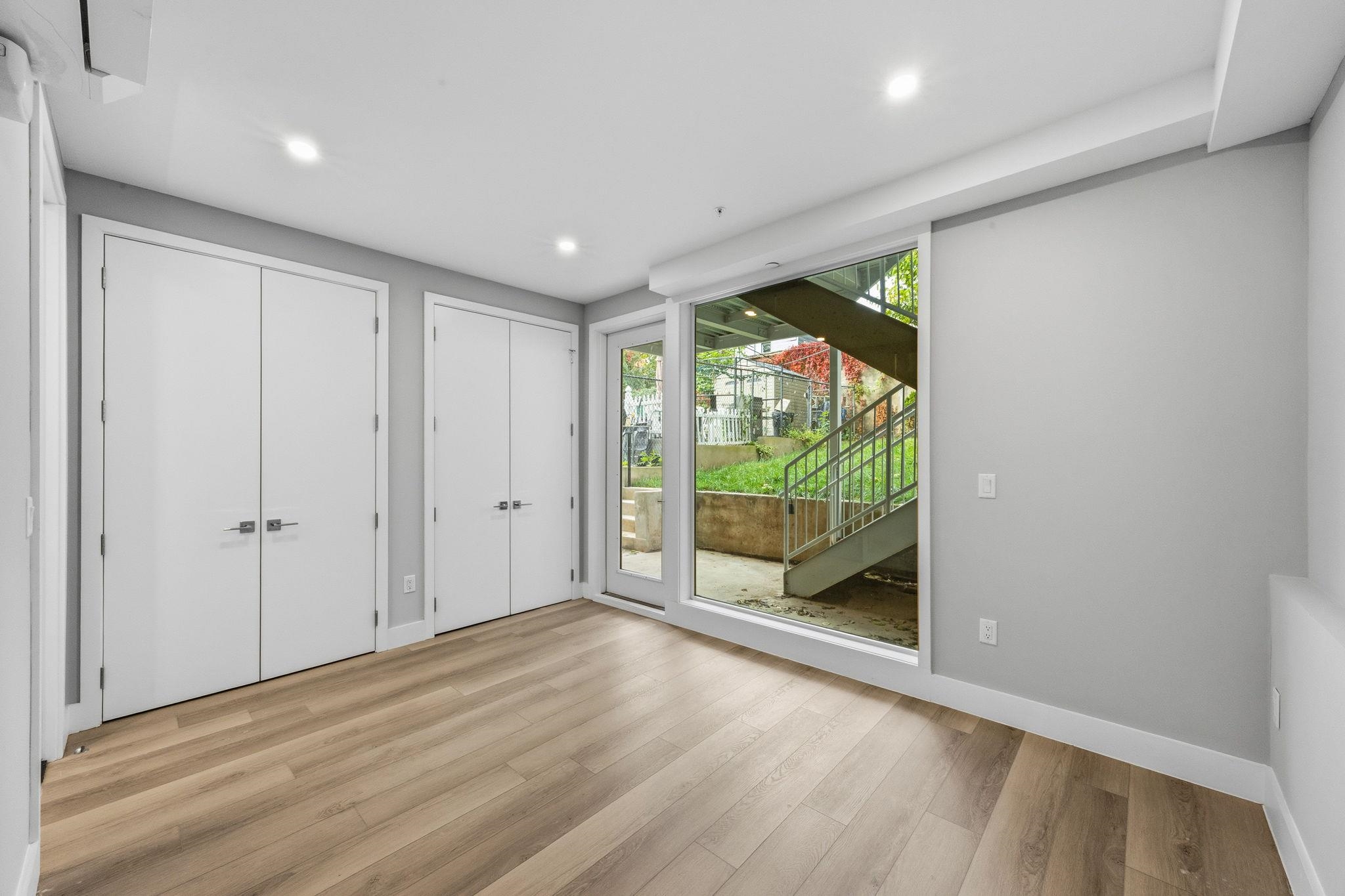 77 VAN REYPEN ST Unit: 1