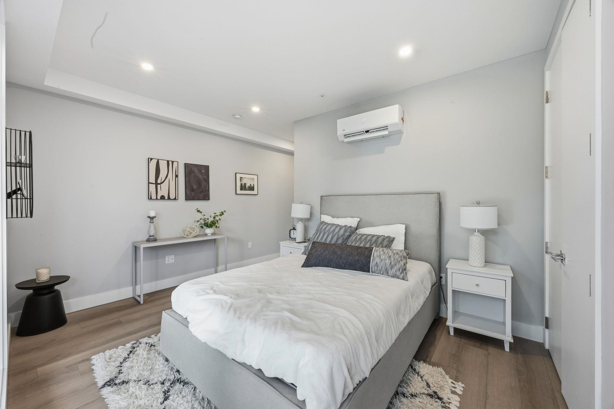 77 VAN REYPEN ST Unit: 1