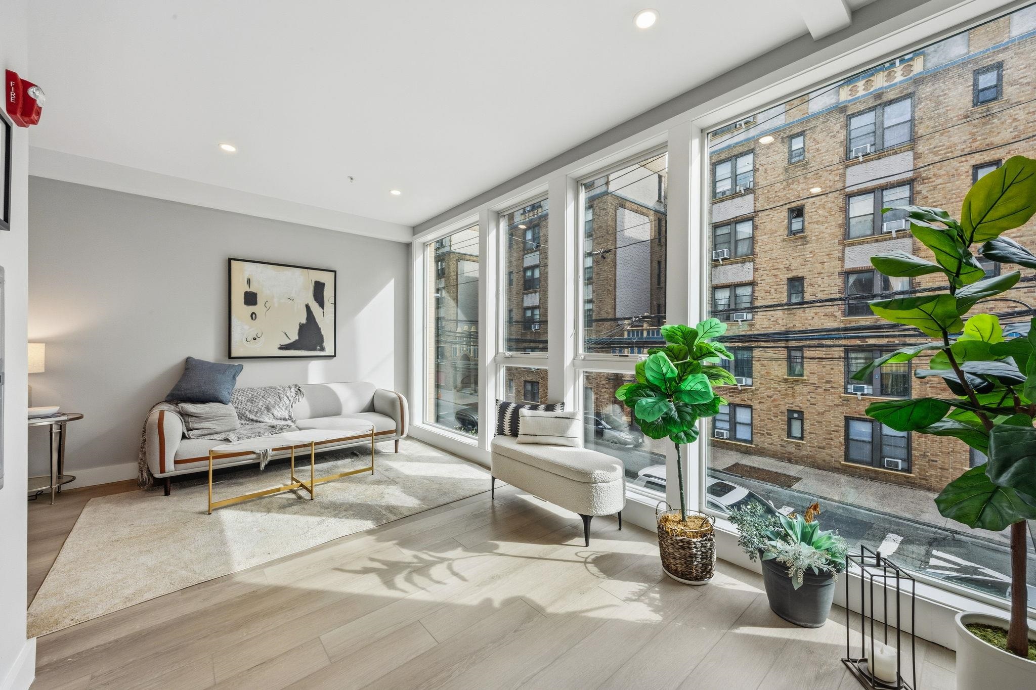 77 VAN REYPEN ST Unit: 1
