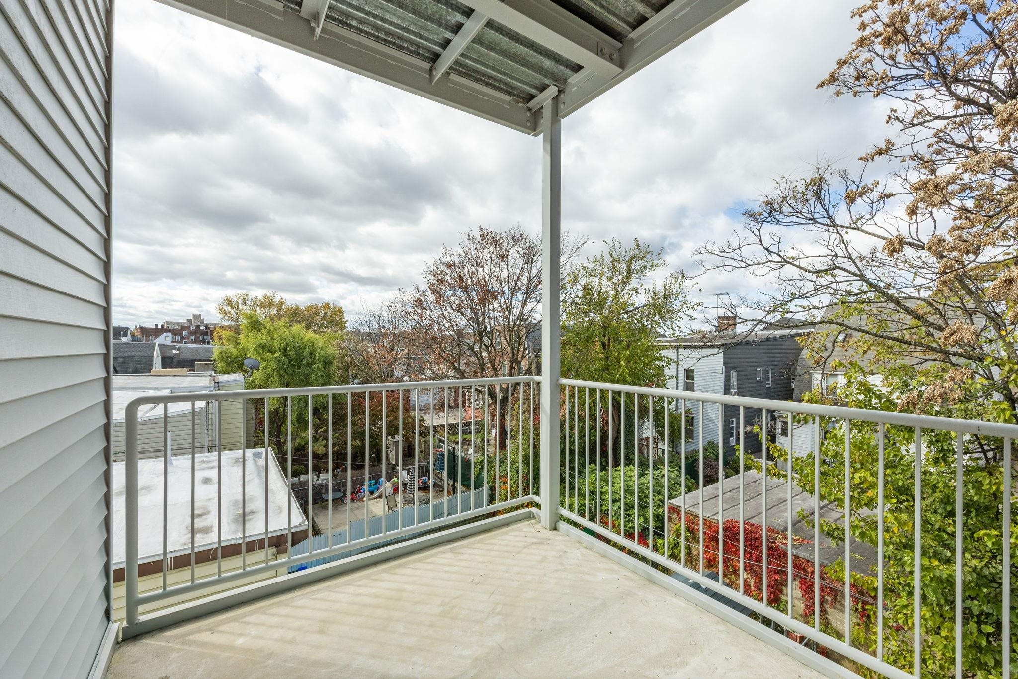 77 VAN REYPEN ST Unit: 4