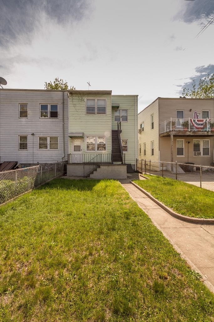 306 NEPTUNE AVE
