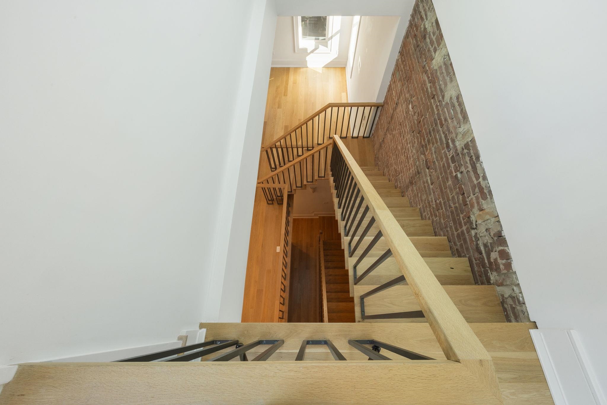 647 JERSEY AVE Unit: PH