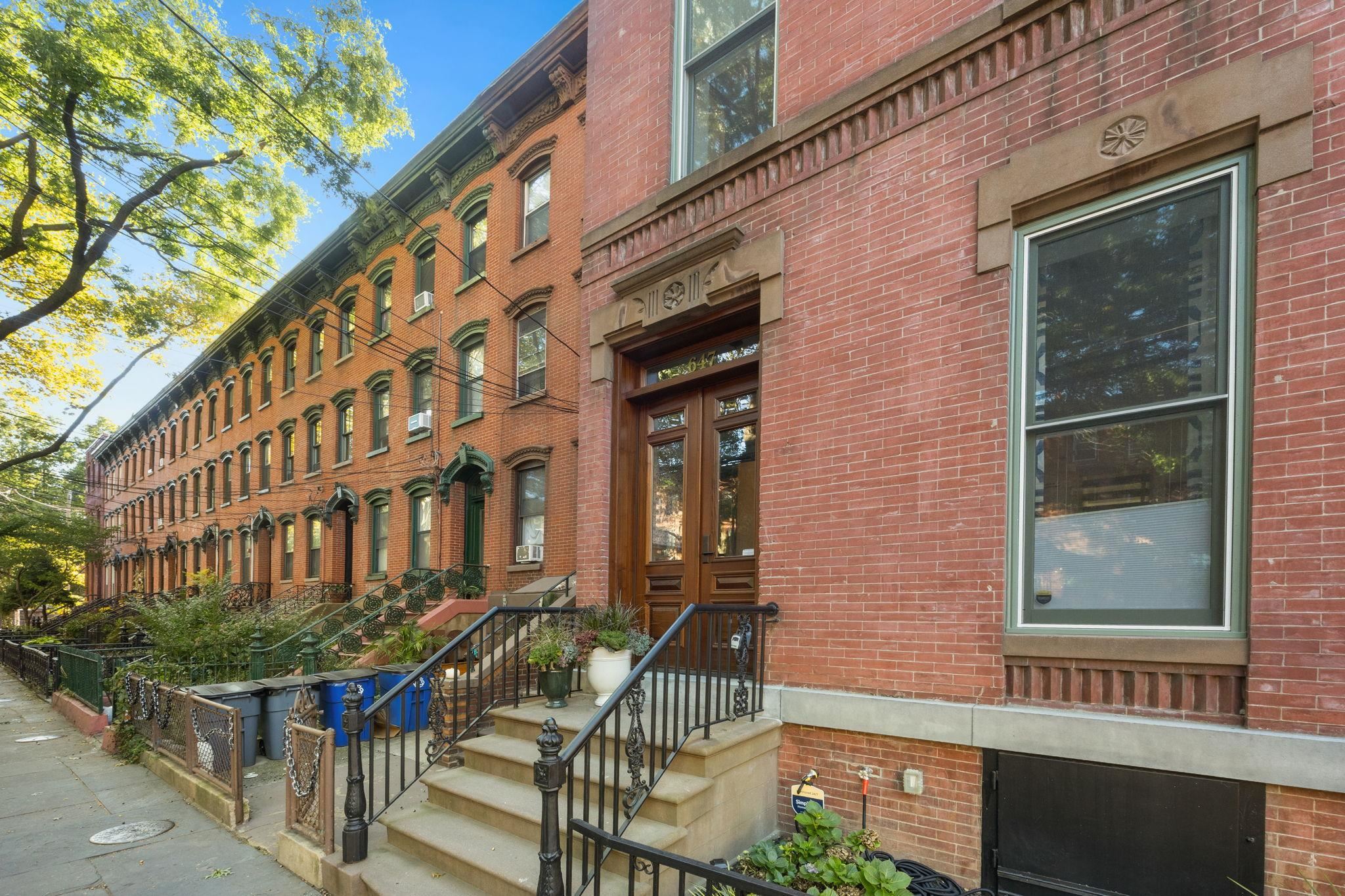 647 JERSEY AVE Unit: PH