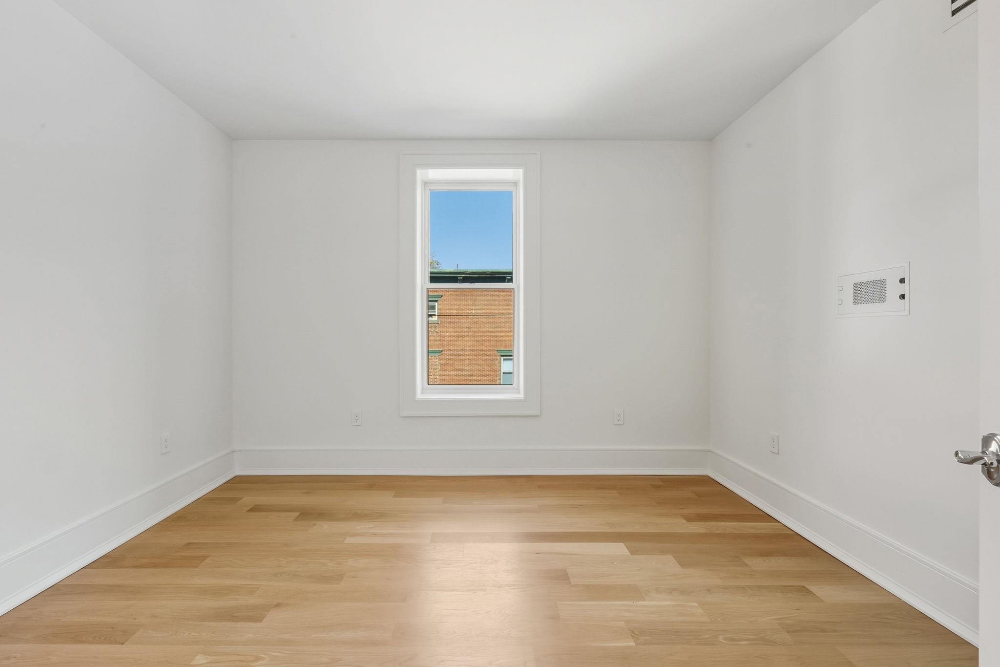 647 JERSEY AVE Unit: PH