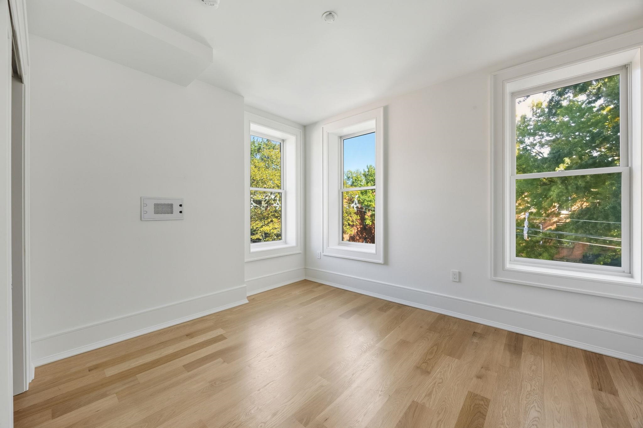 647 JERSEY AVE Unit: PH