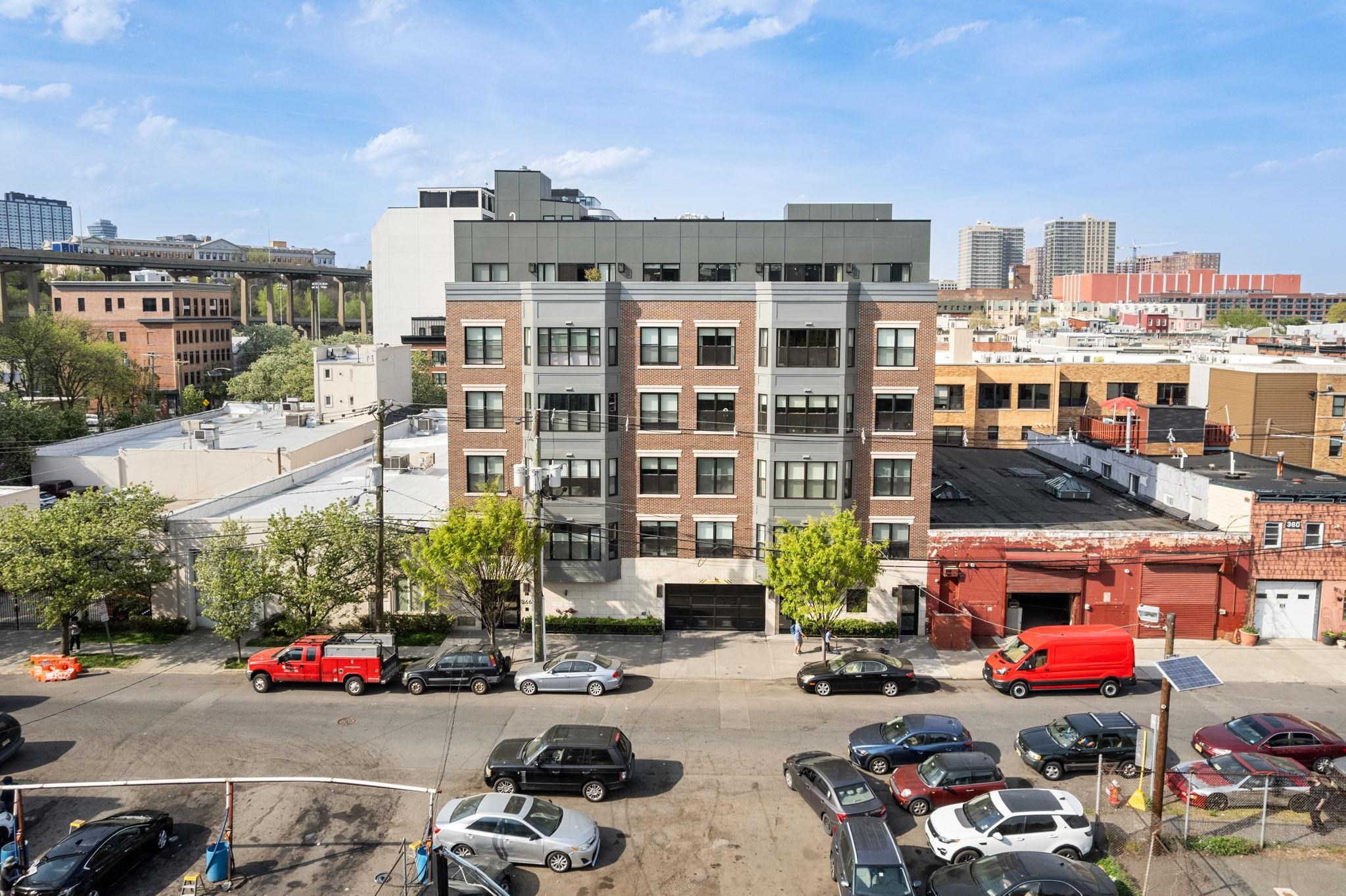 366 6TH ST Unit: 504