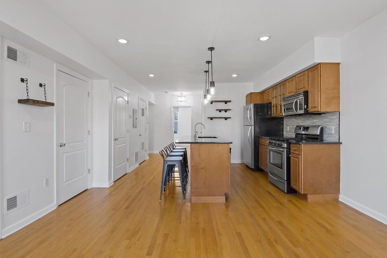 379 2ND ST Unit: 3