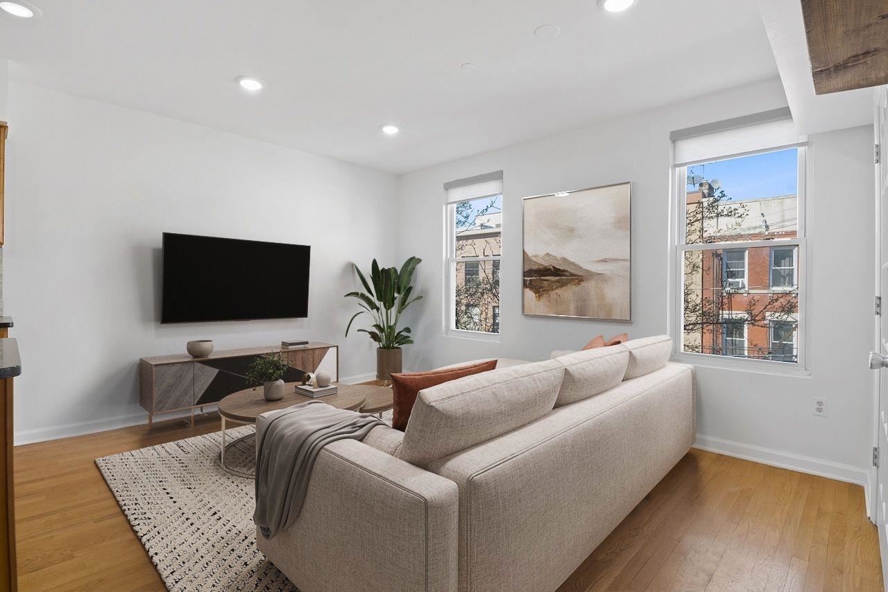 379 2ND ST Unit: 3