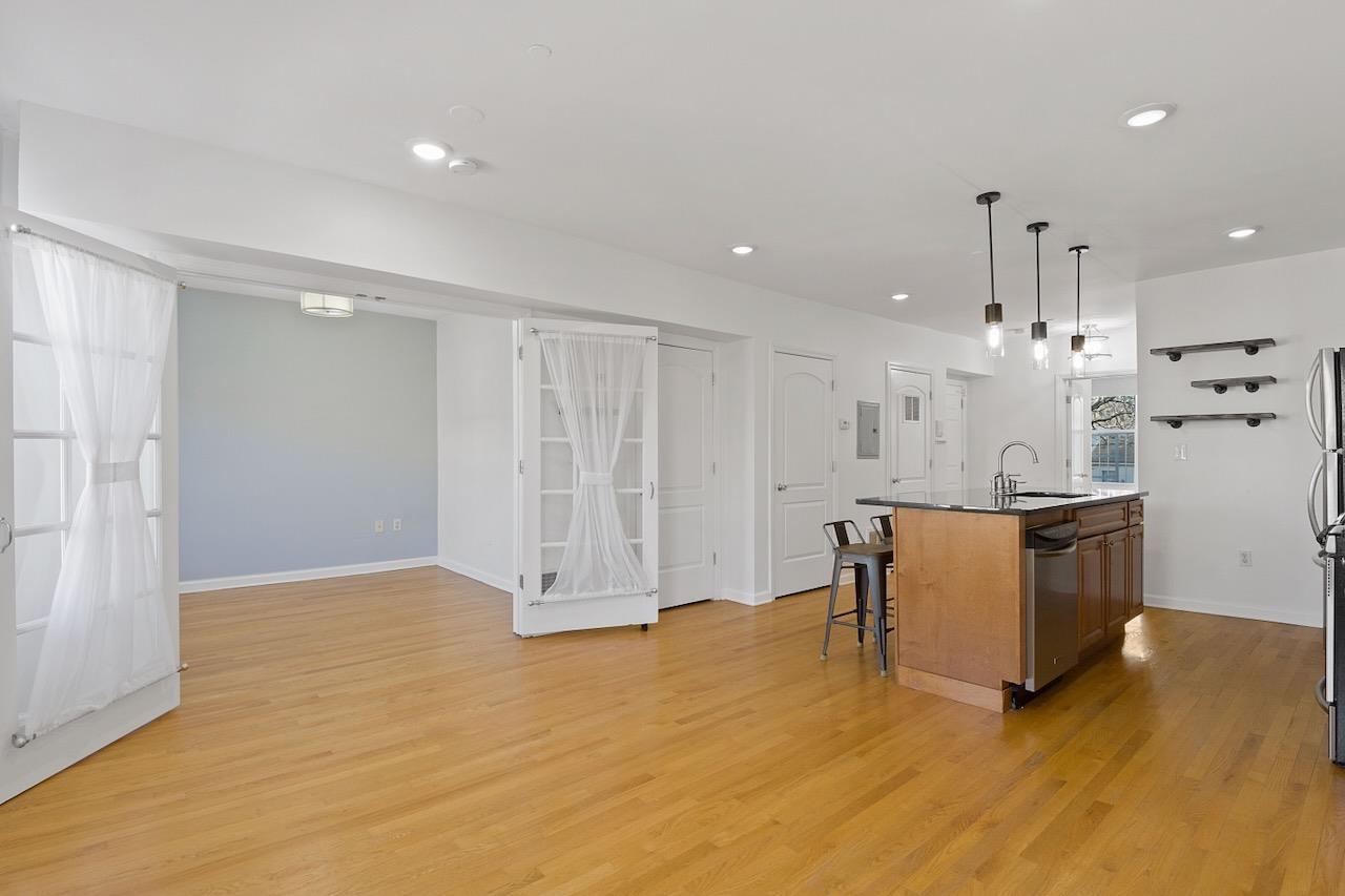 379 2ND ST Unit: 3