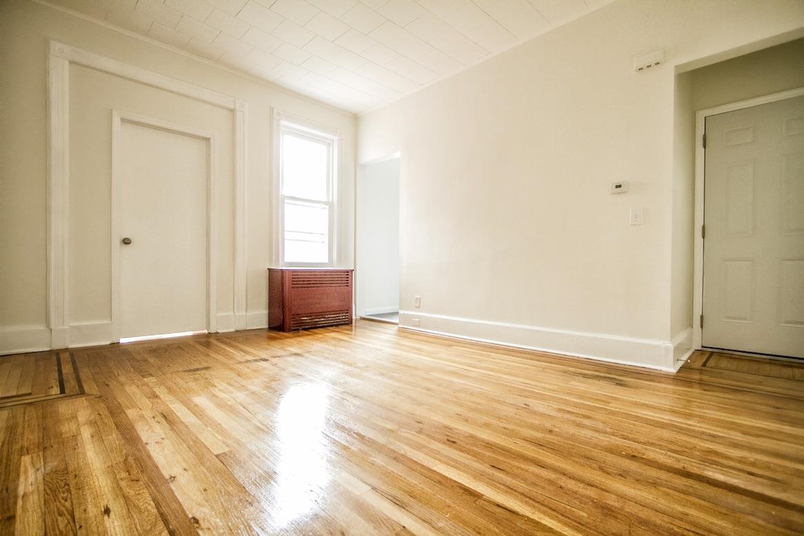 1304 PATERSON PLANK RD