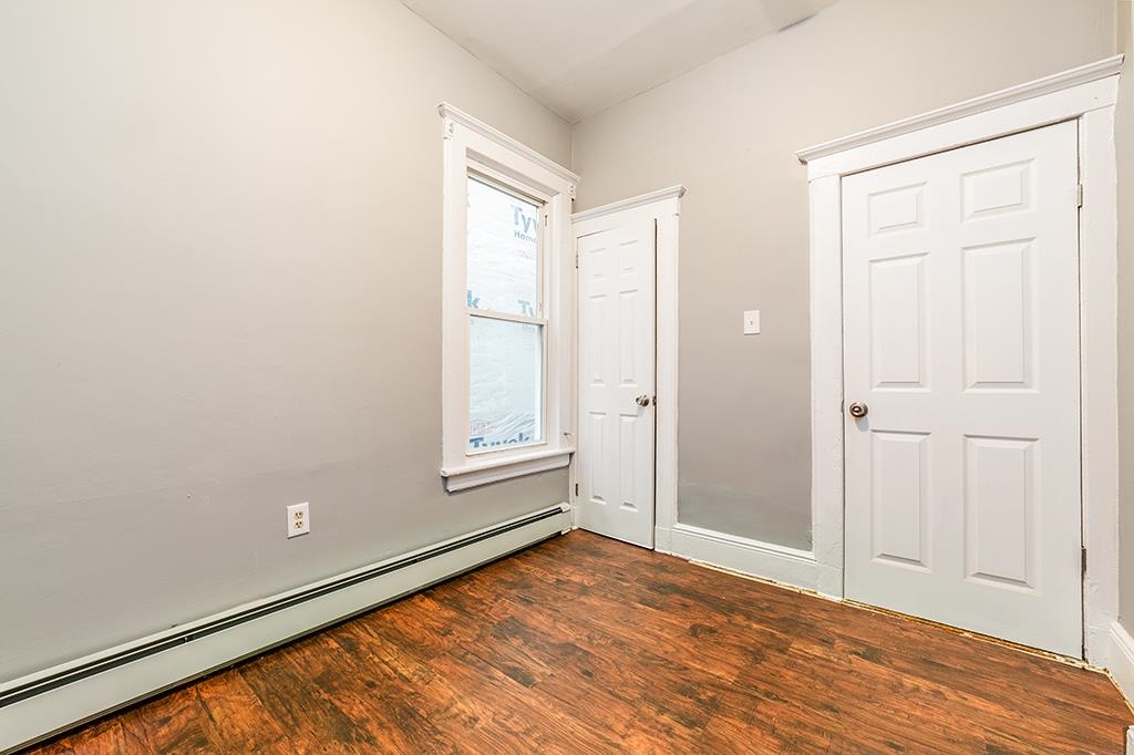 211 MYRTLE AVE