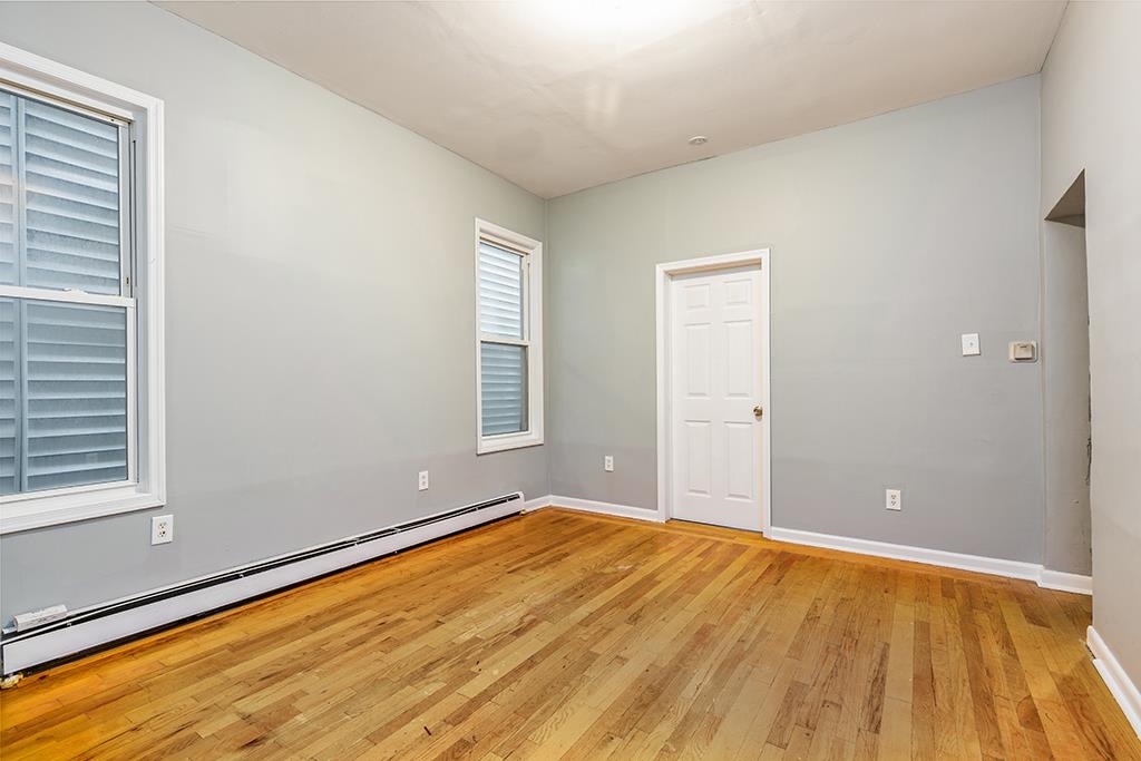 211 MYRTLE AVE