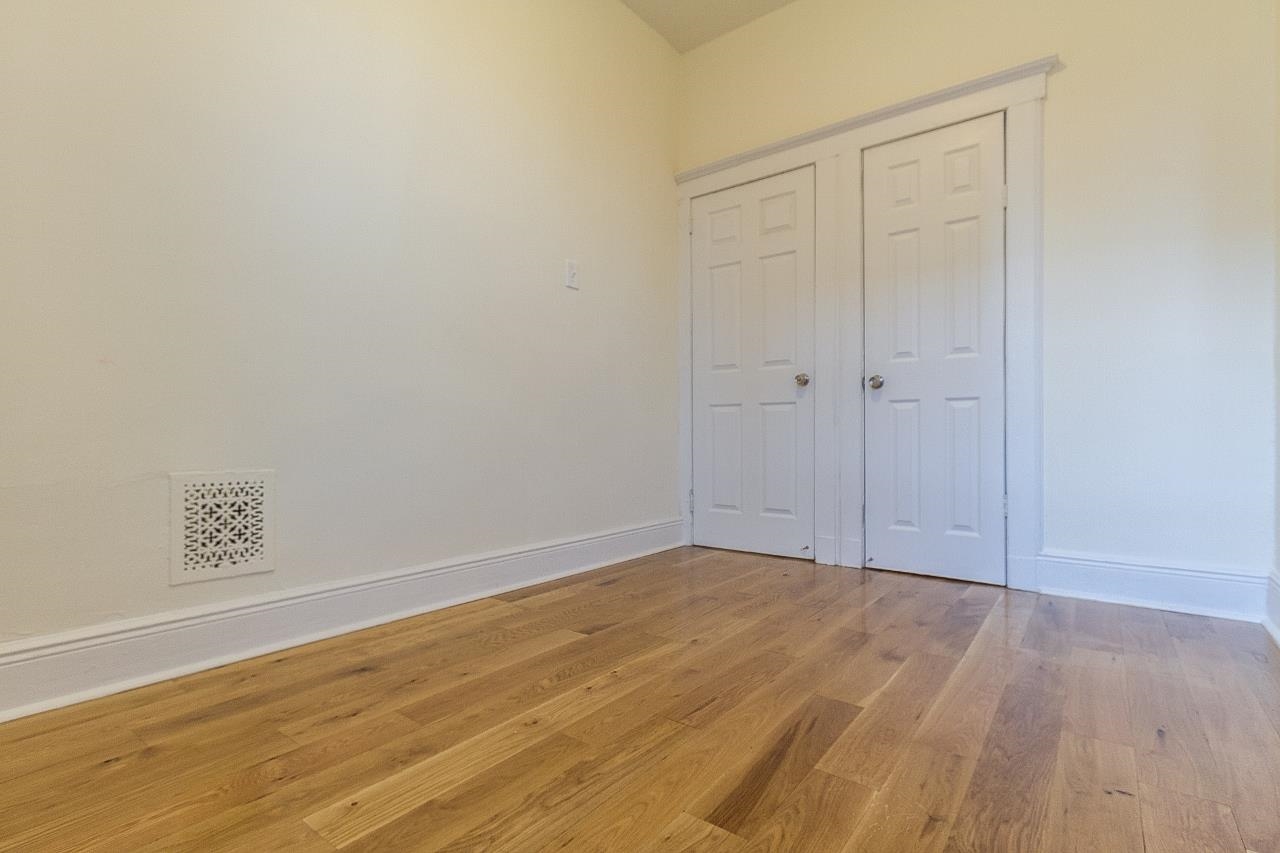 211 MYRTLE AVE