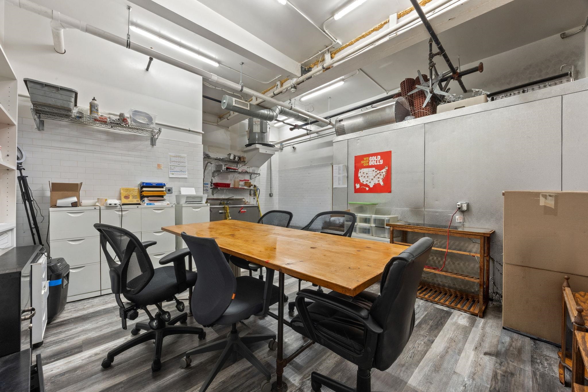 371 4TH ST Unit: 1