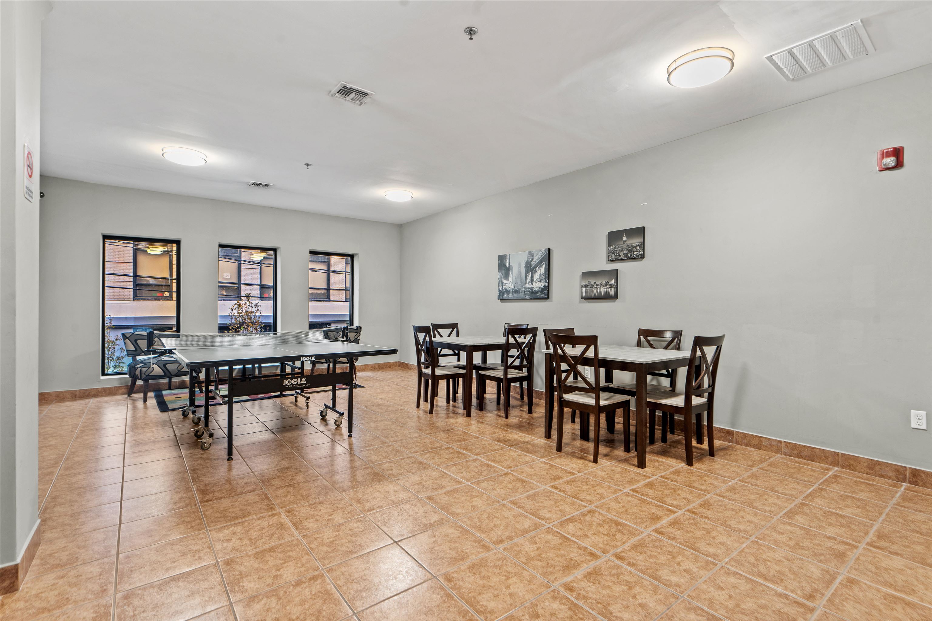 135 38TH ST Unit: 606