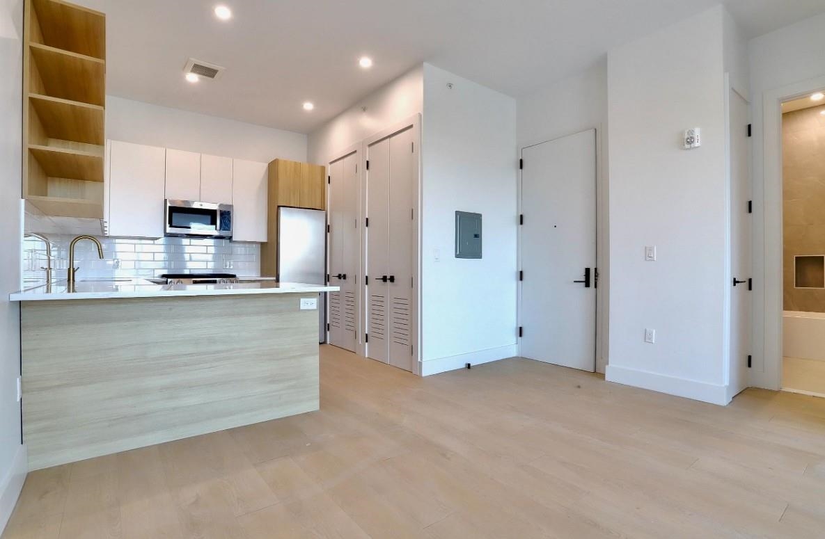 354 BROADWAY Unit: 2F