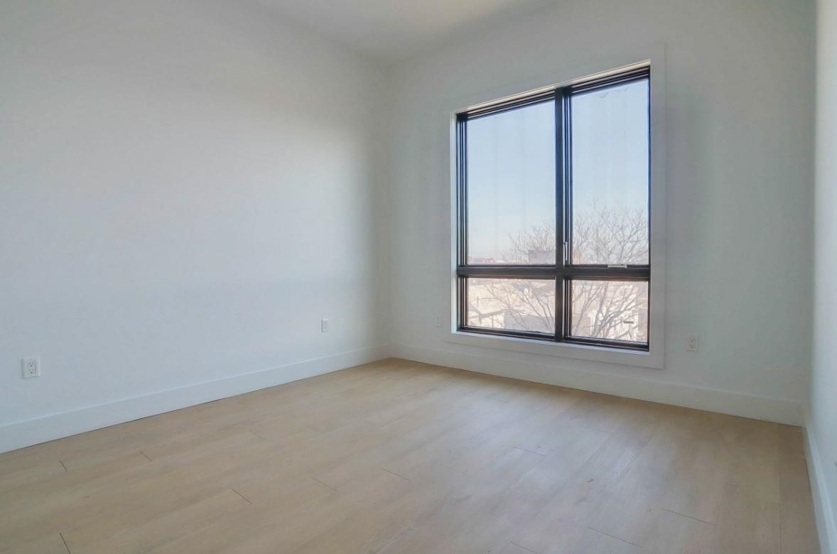 354 BROADWAY Unit: 2F