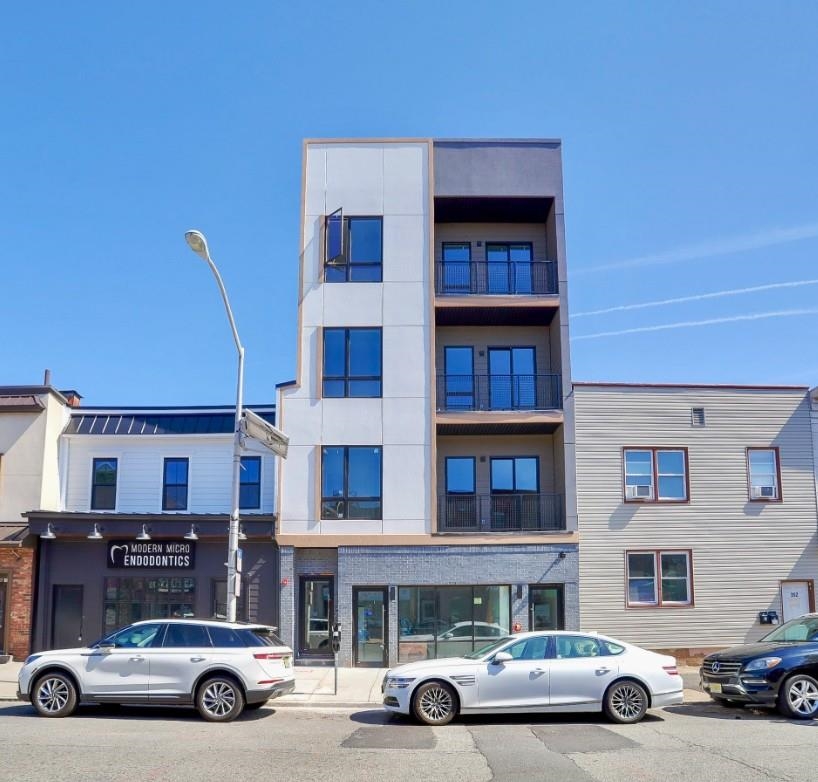 354 BROADWAY Unit: 2F
