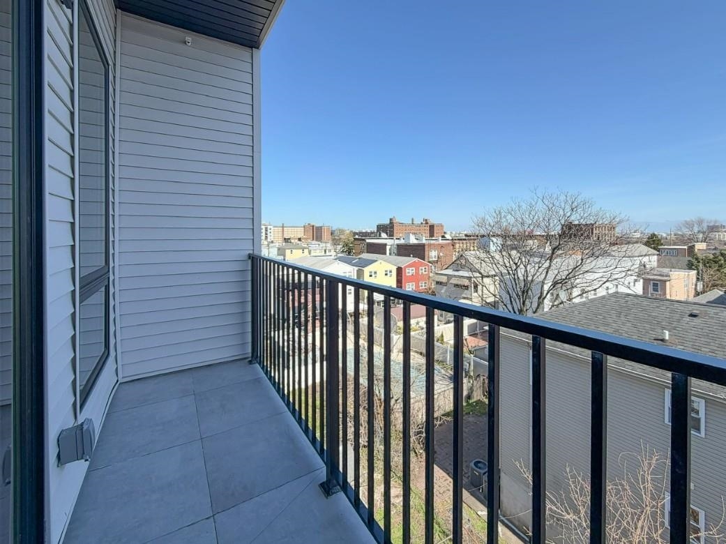 354 BROADWAY Unit: 2F