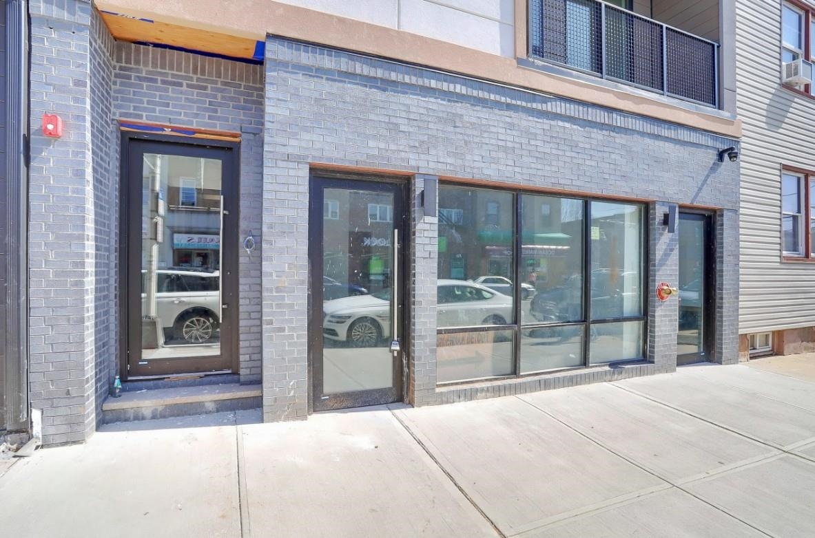 354 BROADWAY Unit: 2F