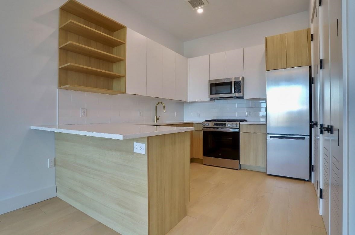 354 BROADWAY Unit: 2F