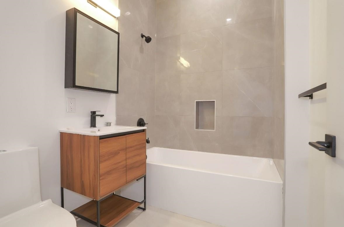 354 BROADWAY Unit: 2F