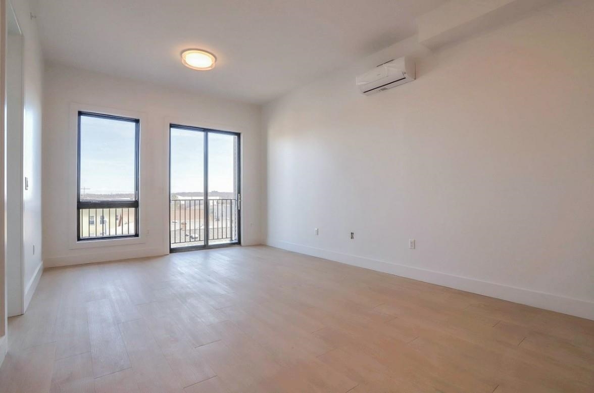 354 BROADWAY Unit: 2F