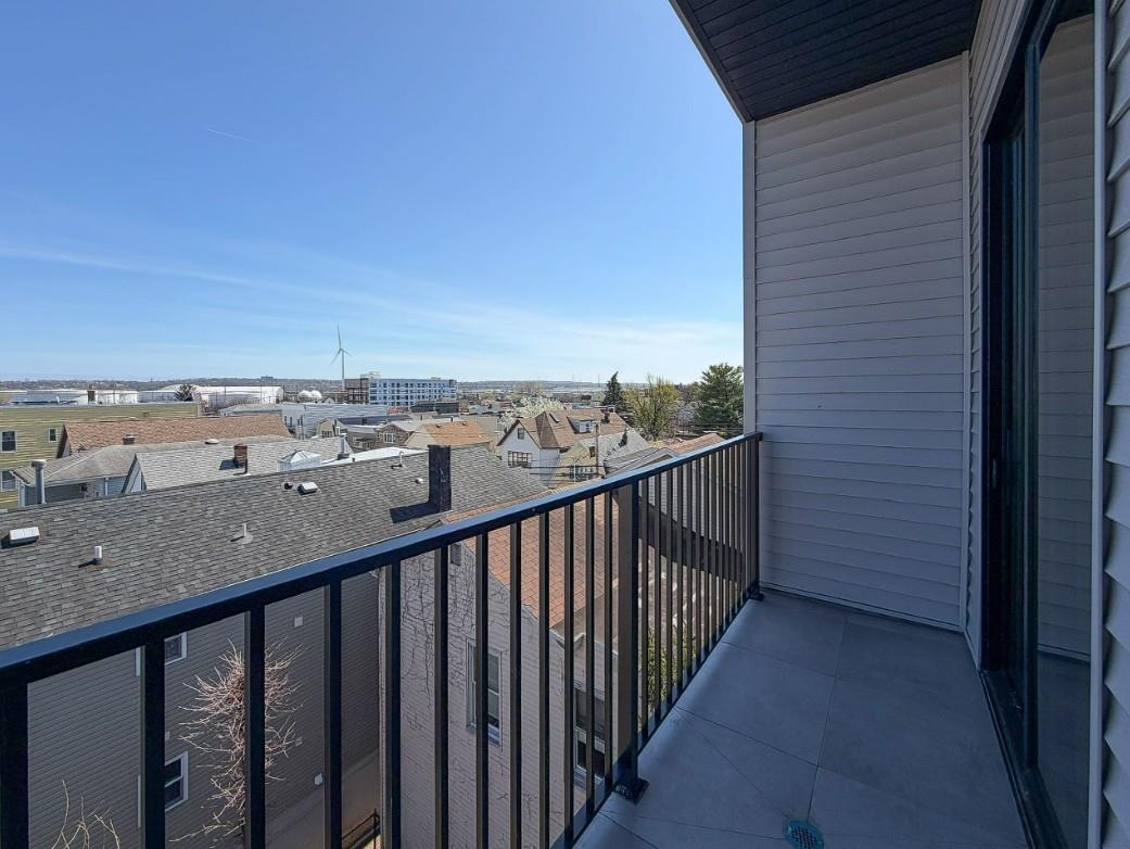 354 BROADWAY Unit: 2F