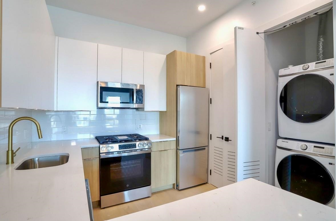 354 BROADWAY Unit: 2F