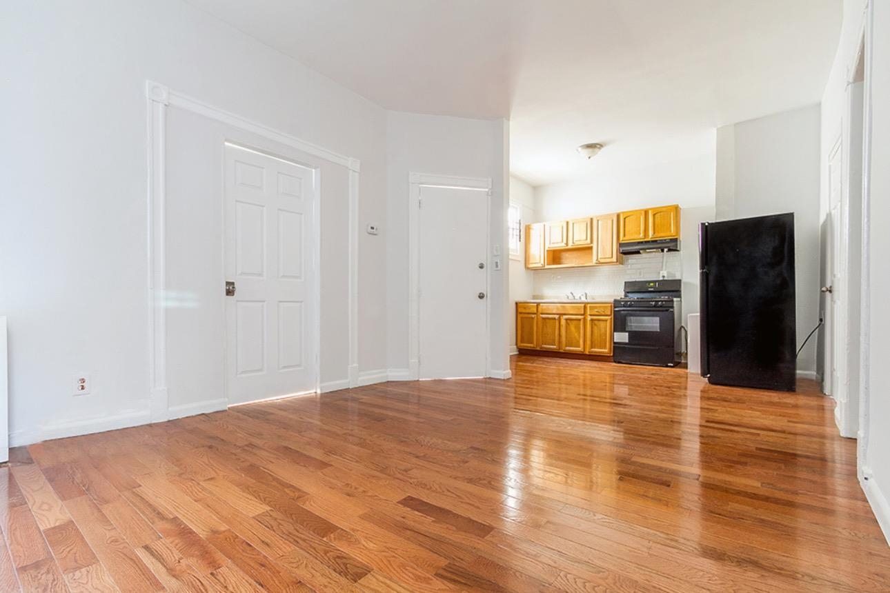 17 BERGEN AVE
