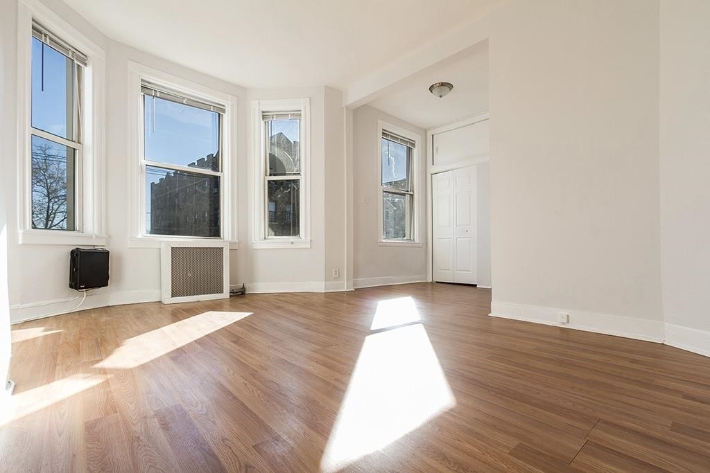 17 BERGEN AVE