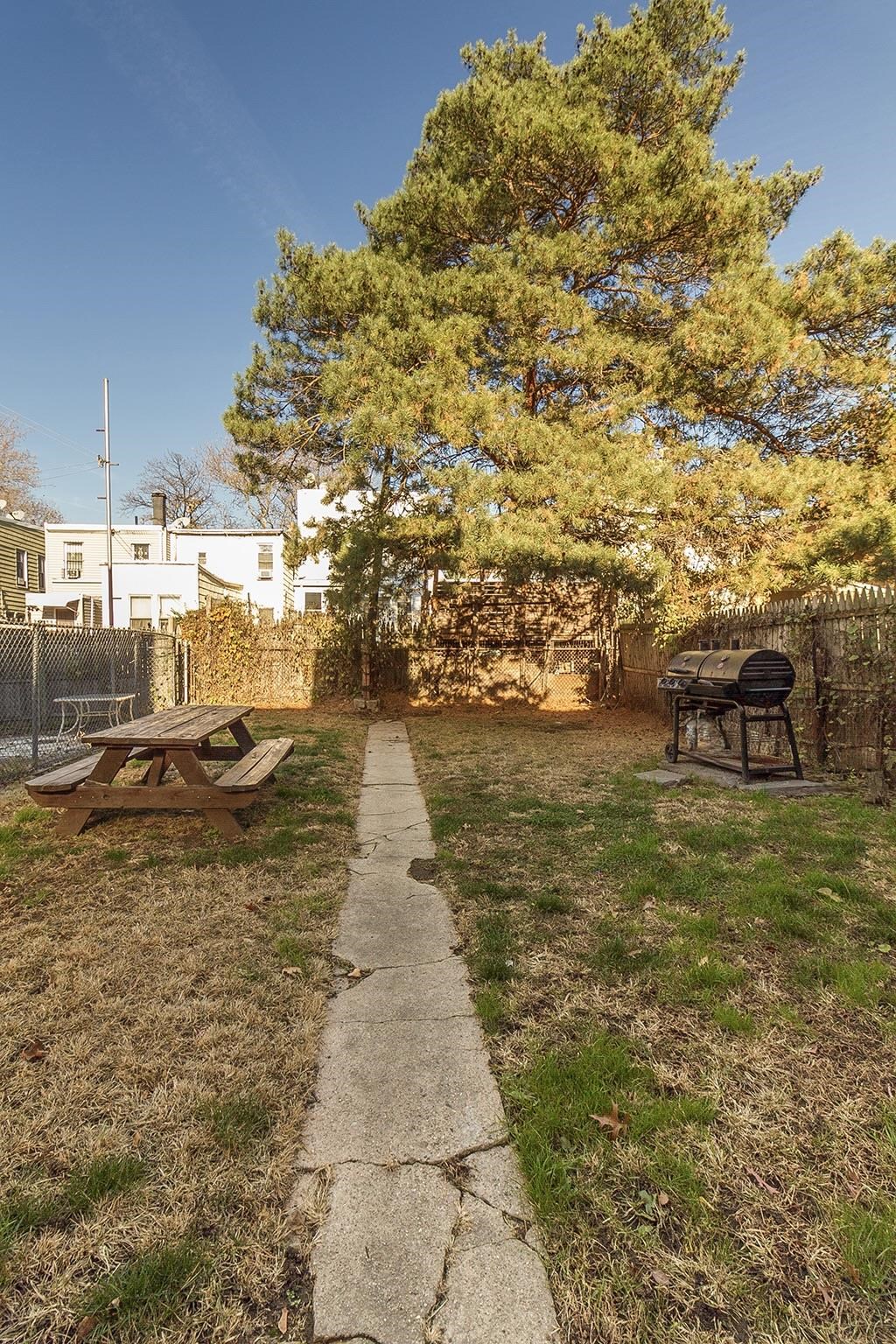 156 BOYD AVE