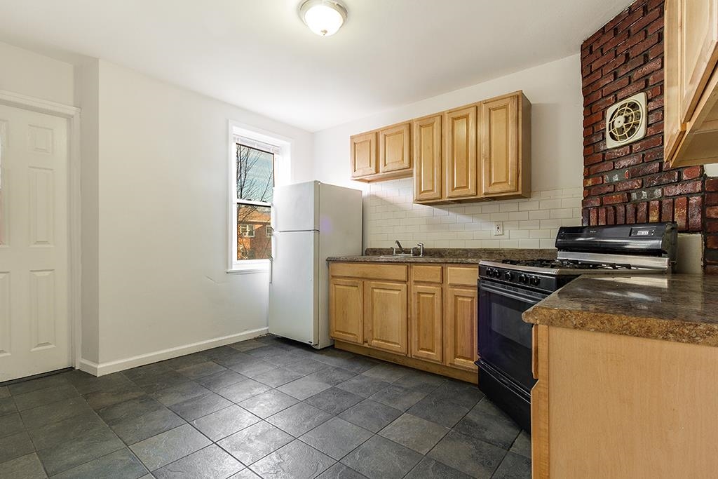 156 BOYD AVE