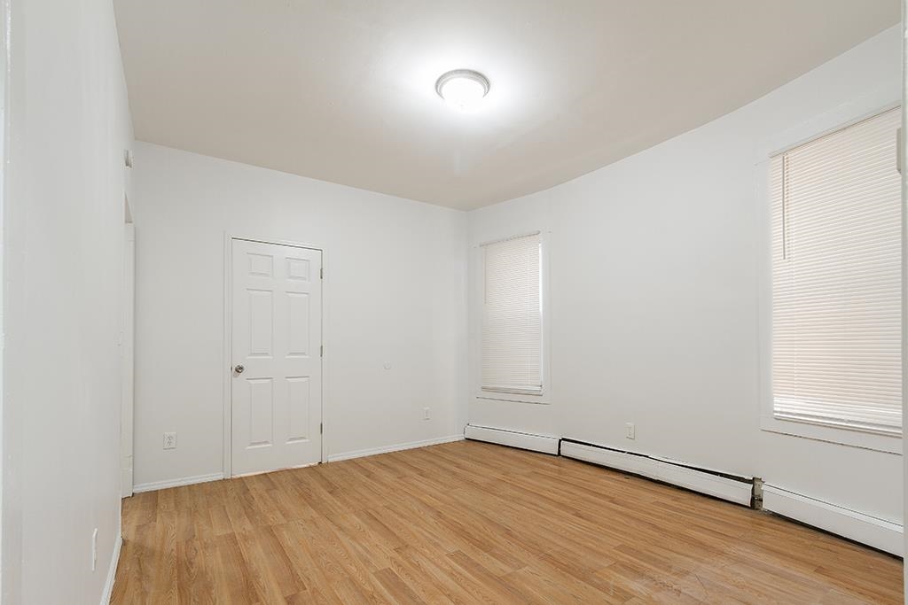 213 MYRTLE AVE