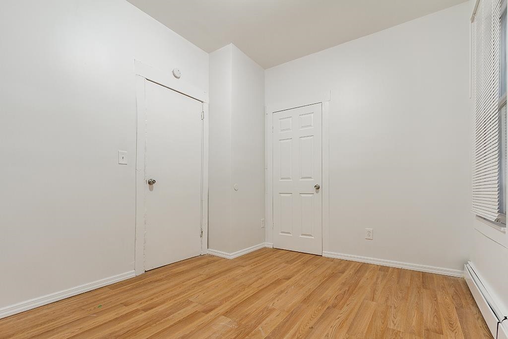 213 MYRTLE AVE