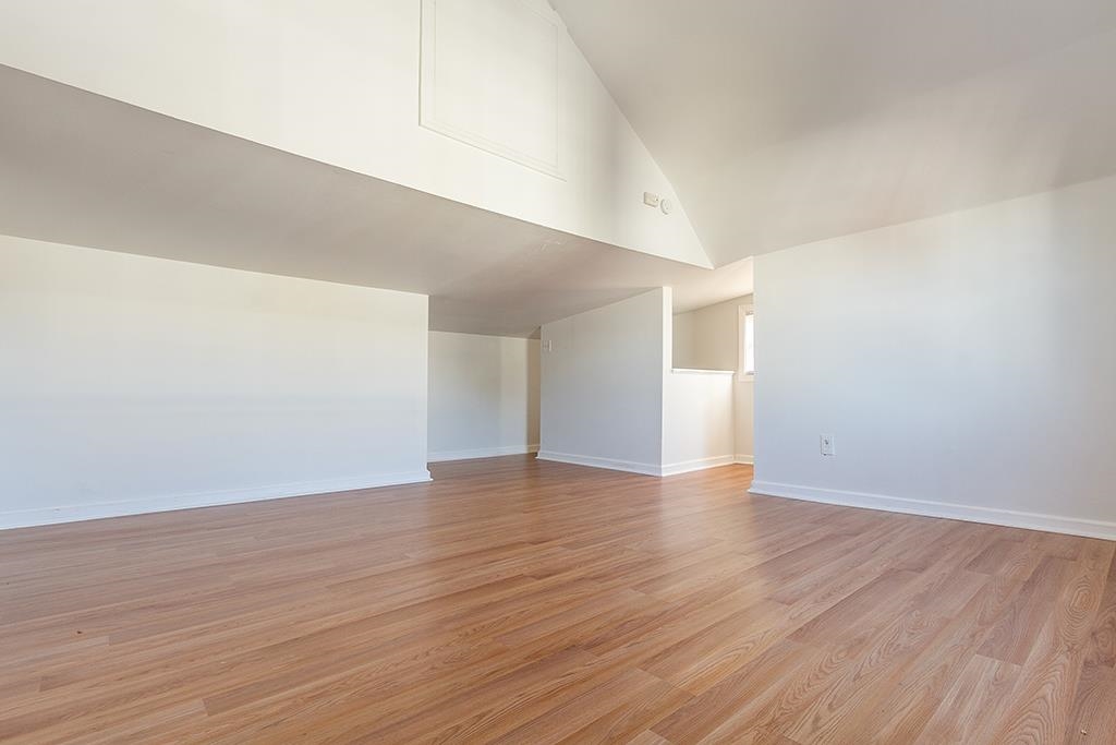 213 MYRTLE AVE