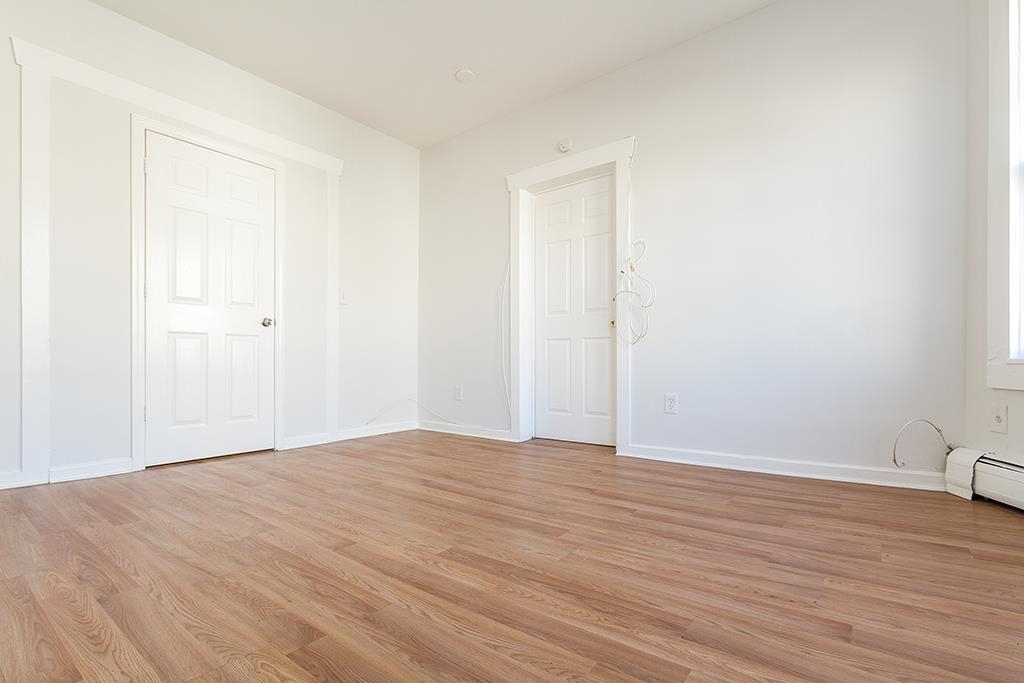 213 MYRTLE AVE