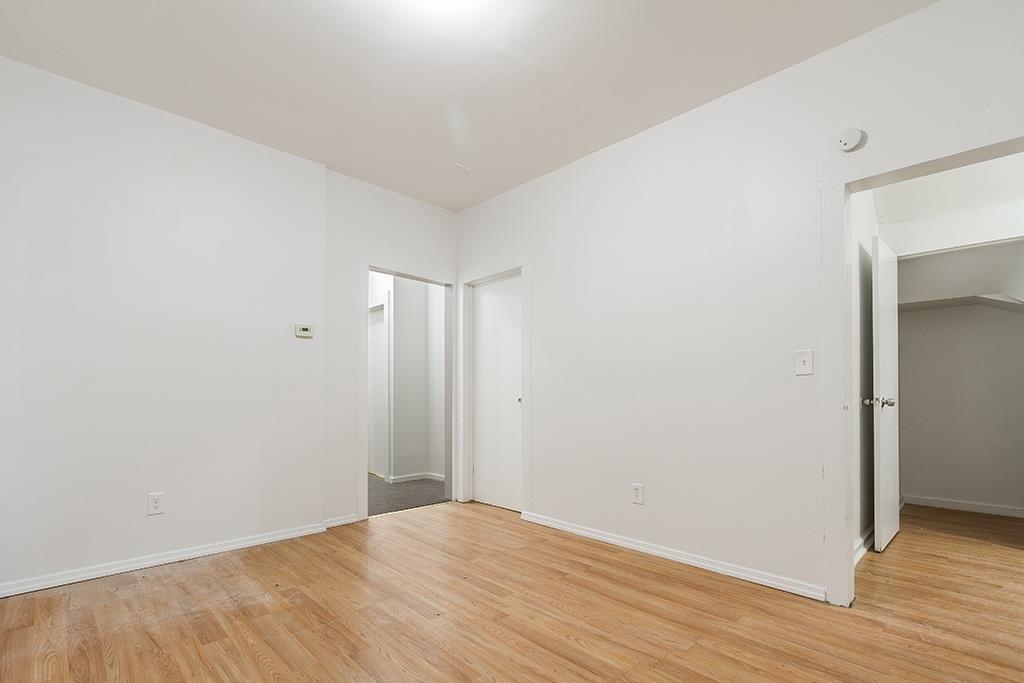 213 MYRTLE AVE