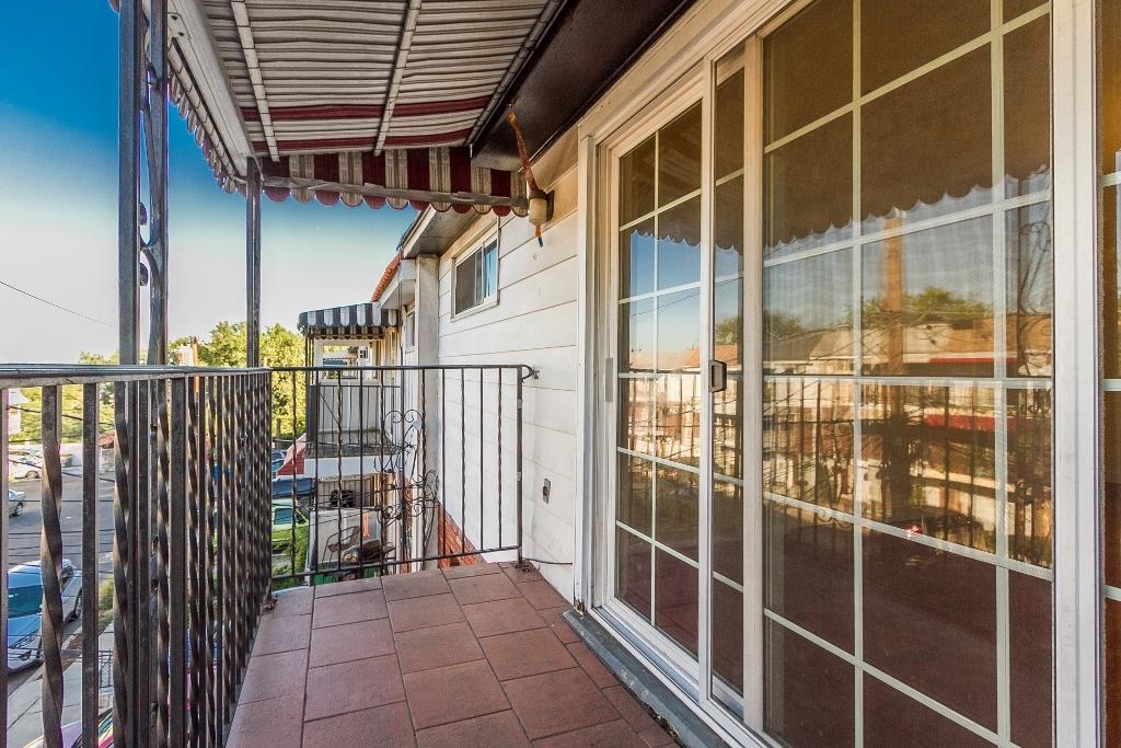 15 SKYLINE DR