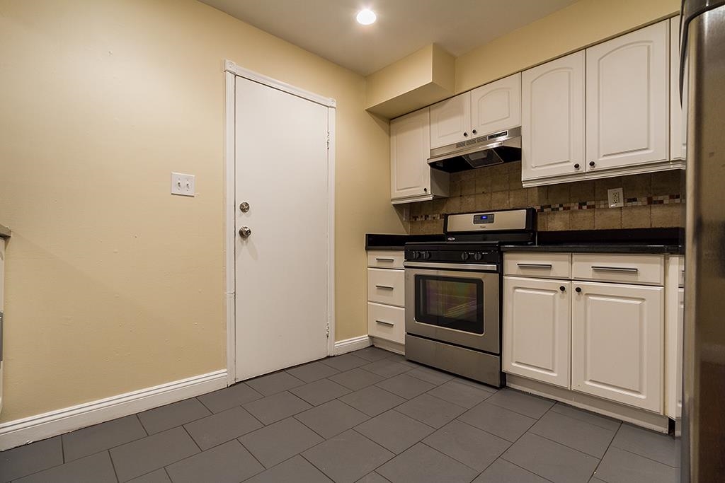 15 SKYLINE DR