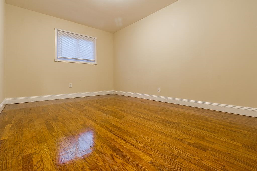 15 SKYLINE DR