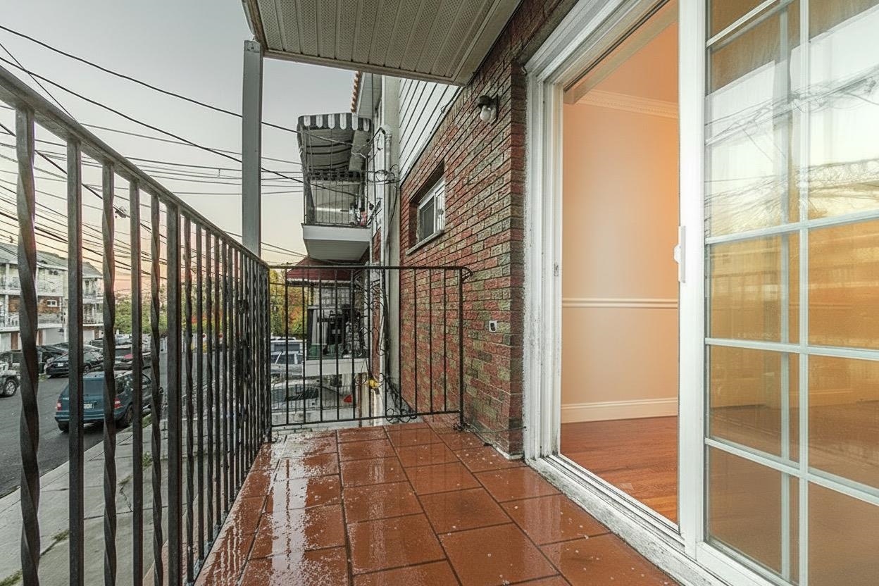 15 SKYLINE DR