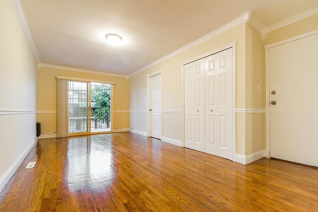 15 SKYLINE DR